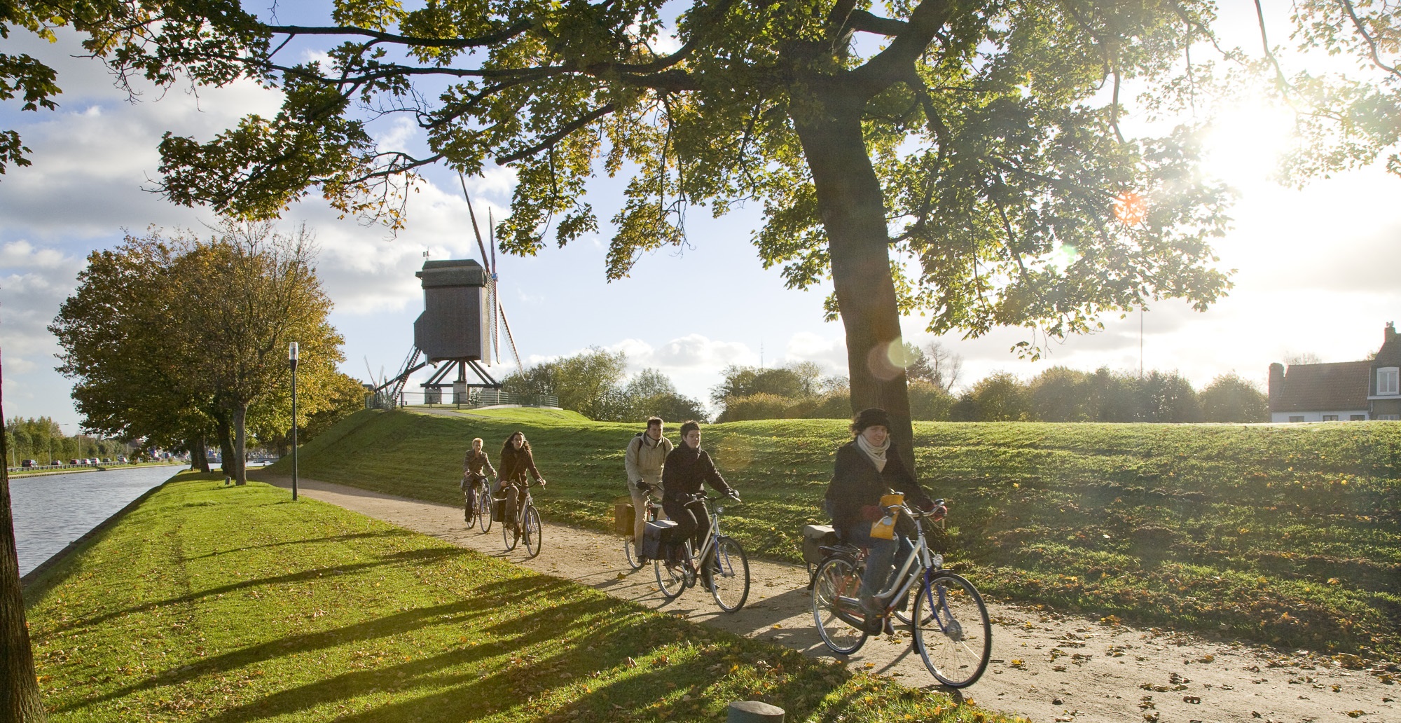 Bruges Canal Cycling - Copyright Stad Brugge Bruges Canal Cycling - Copyright Stad Brugge